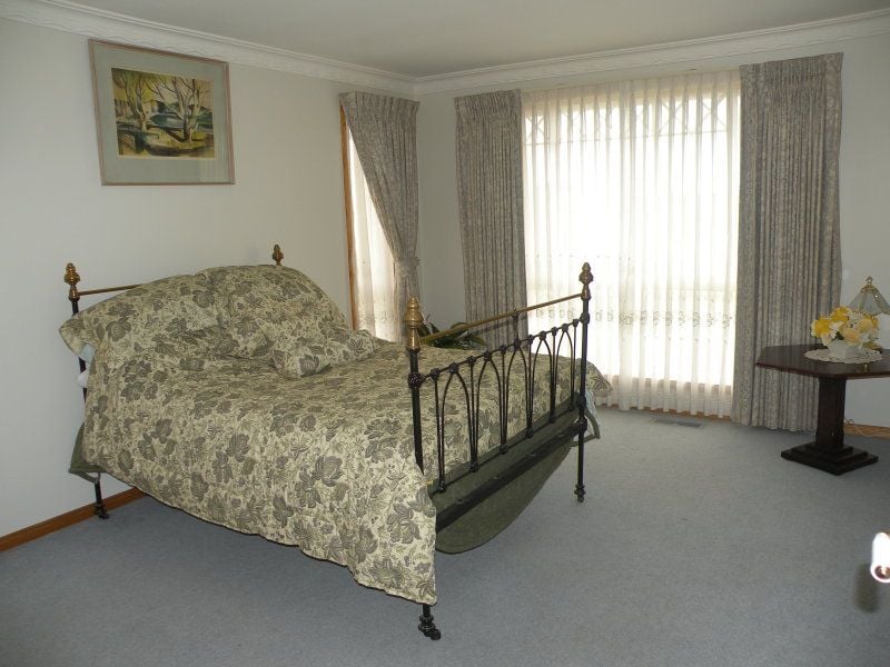 36 Kipping Rise SOUTH MORANG, South Morang - Thumbnail 6