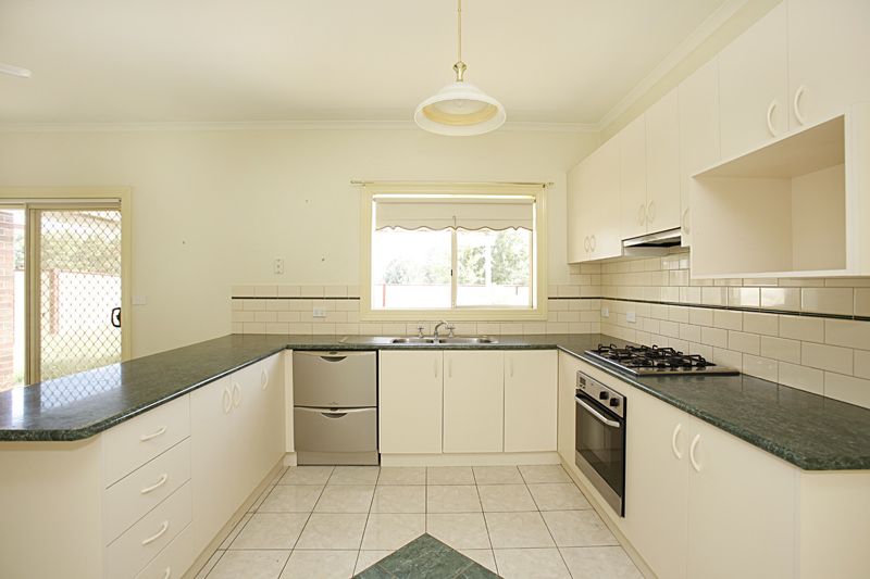 8 Stokes Court, Point Cook - Thumbnail 7