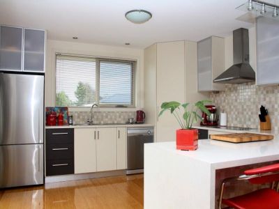 3
 
 
 
  
 
 
 2
 
 
 
  
 
 
 1
 
 
 
 
 
 
 
 Villa 1/10 Haven Drive, SHEARWATER TAS 7307, Shearwater - Thumbnail 6