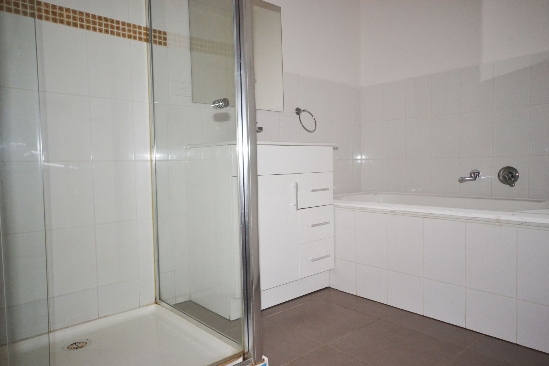 PERFECTLY PROPORTIONED & IMPRESSIVE THROUGHOUT