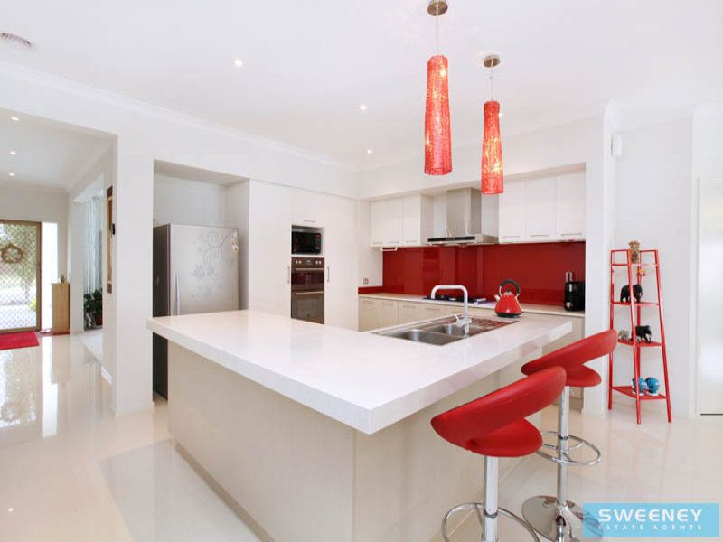 49 Carisbrook Street, Caroline Springs - Thumbnail 3