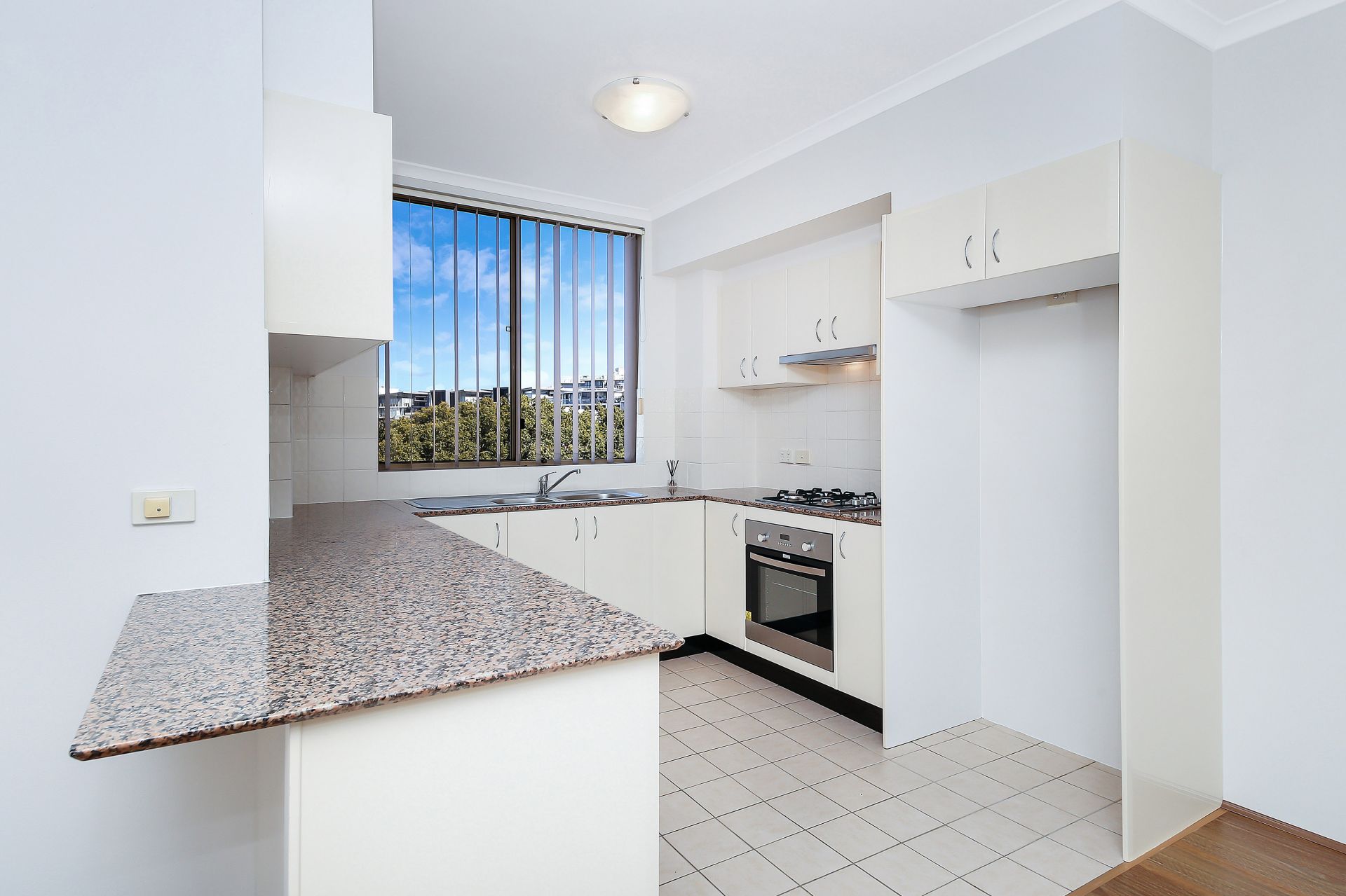 20/38-42 Bay Street Rockdale NSW, Rockdale - Thumbnail 2