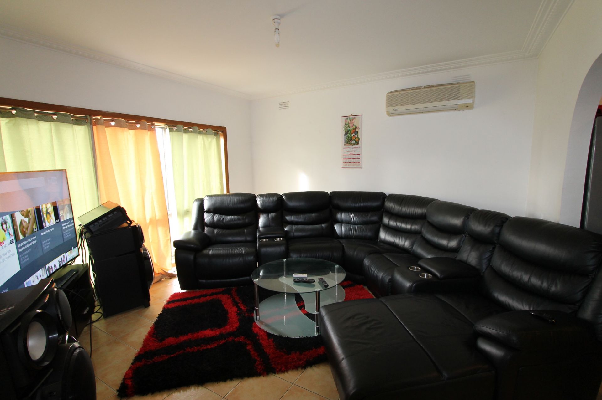 2 BEDROOM BEAUTY IN THE HEART OF LALOR!!