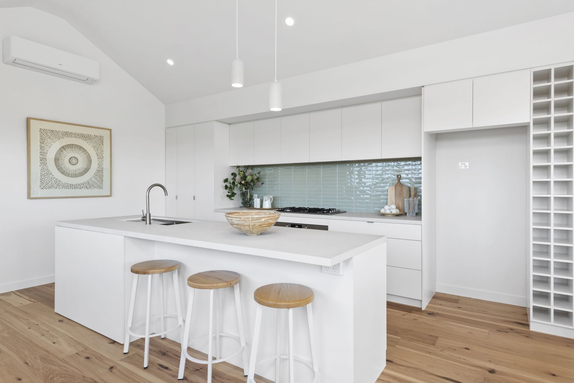 66 Beach Road, Torquay - Thumbnail 5
