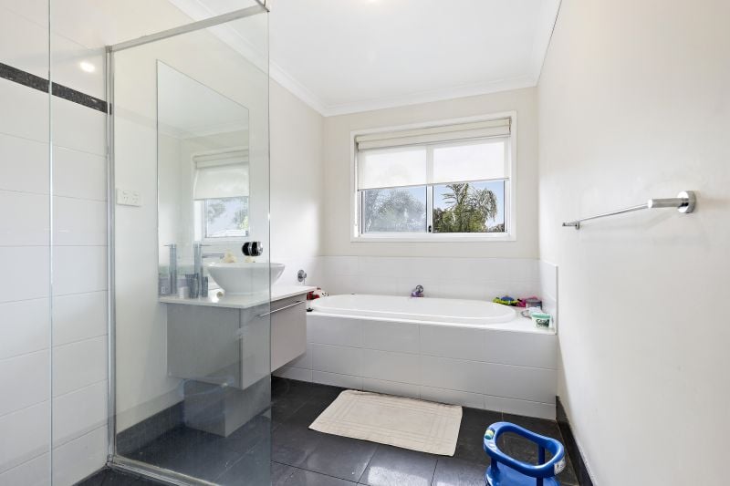 11 Hawkstowe Parade, South Morang