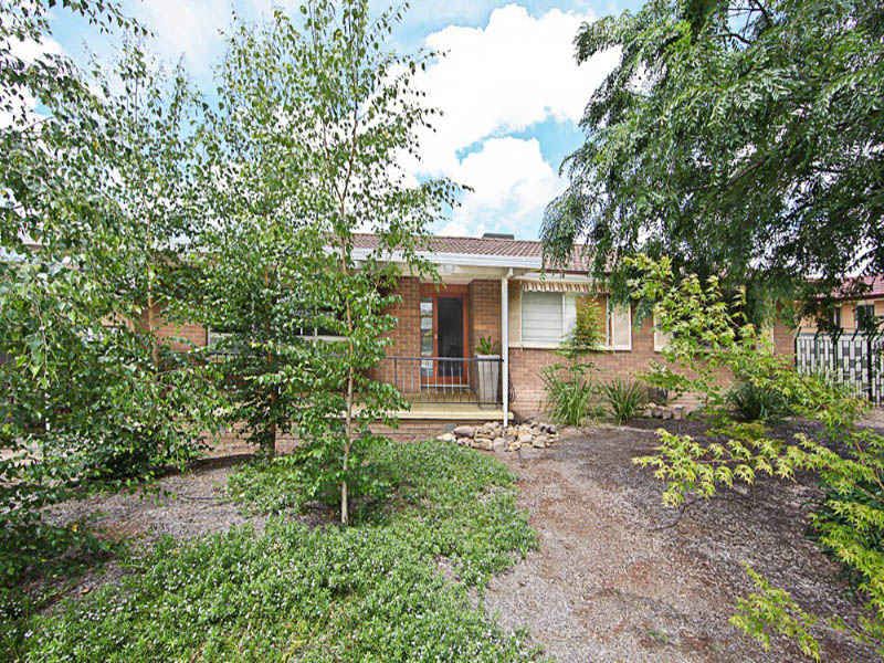 76 Dixon Drive, Holder - Thumbnail 2