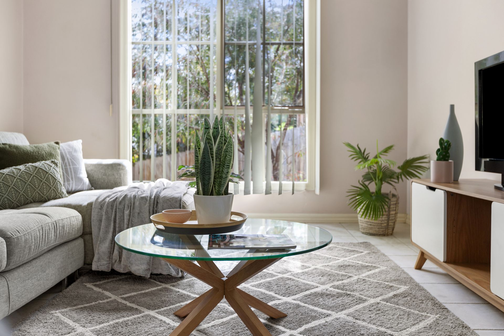 Sunny, Spacious & Superbly Located