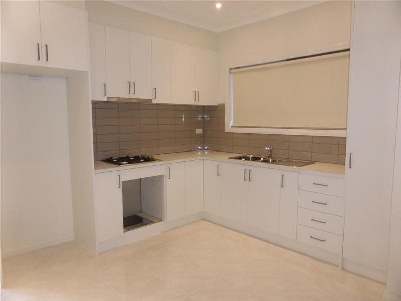 15B Brentwood Avenue, Lalor