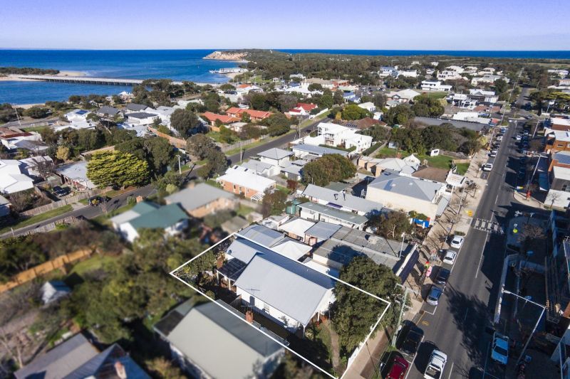 64 Hitchcock Avenue Barwon Heads VIC, Barwon Heads - Thumbnail 2