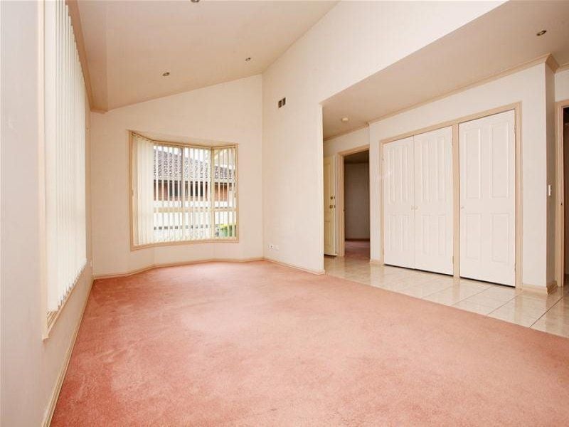 Elegant 2 Bedroom Unit, A Must See!