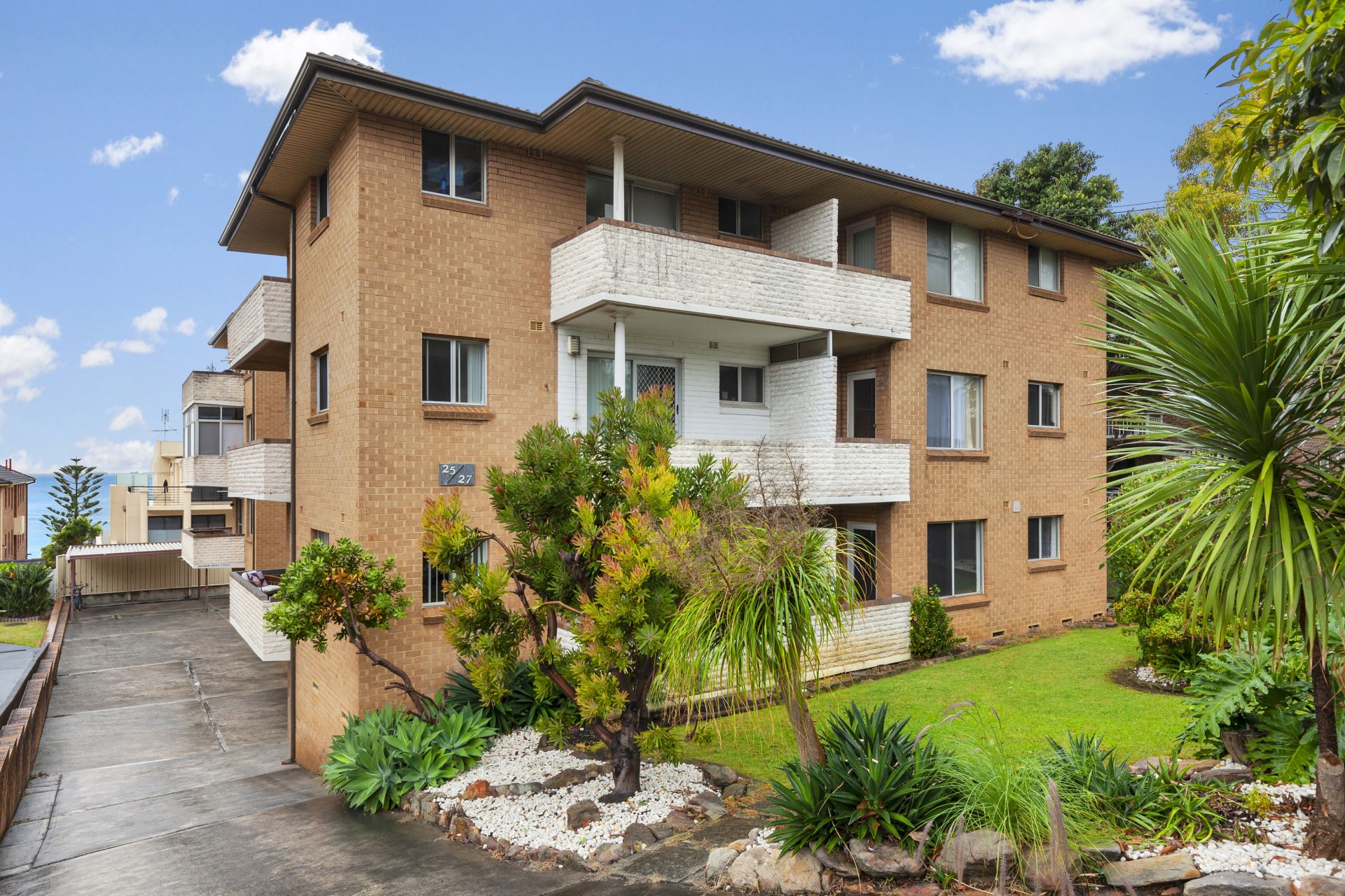 Real Estate For Sale 2/2527 Corrimal Street Wollongong , NSW