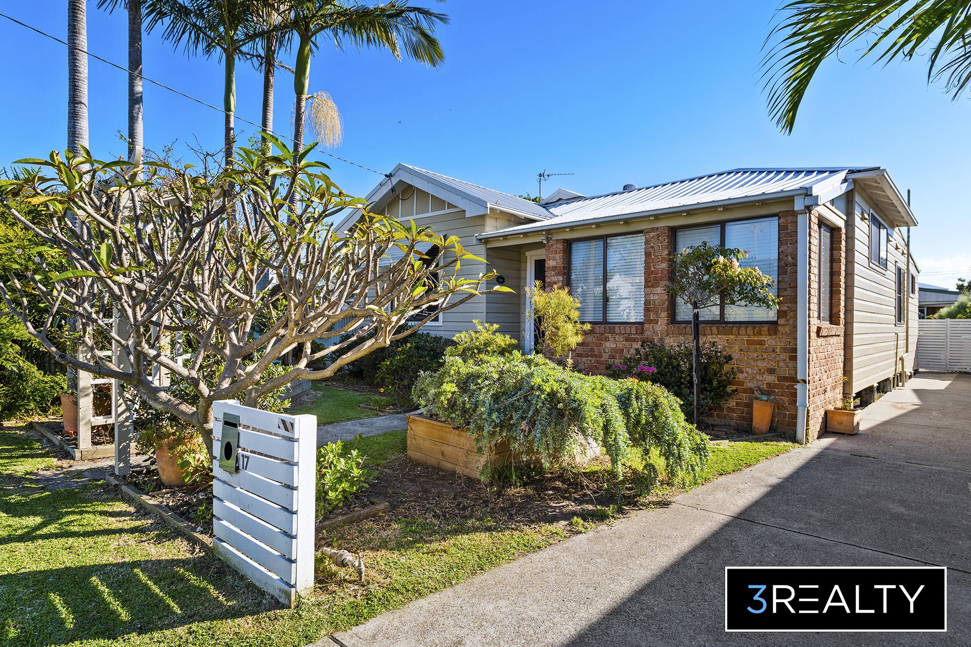 17 Swan Street, Marks Point - Thumbnail 2