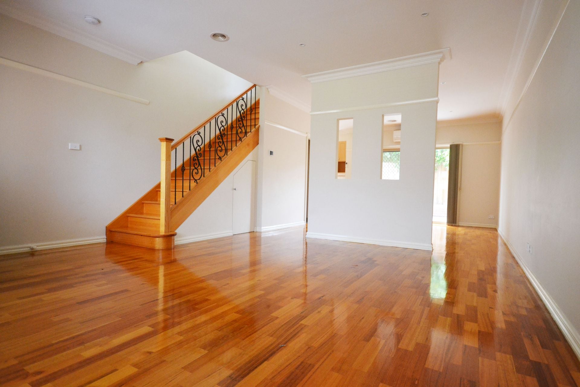SUPERB TOWN HOUSE