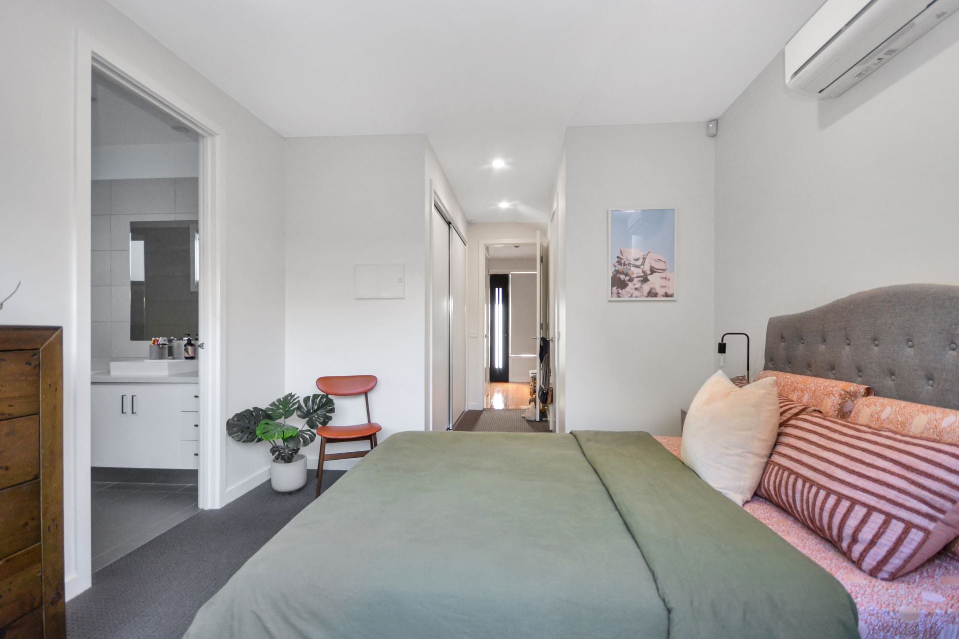 STYLISH MODERN LIVING