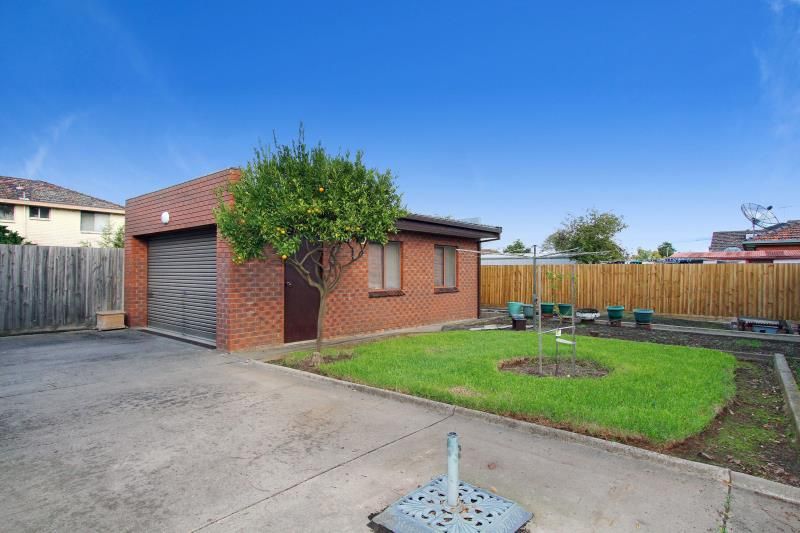 BEAUTIFULLY PRESENTED, METICULOUSLY MAINTAINED