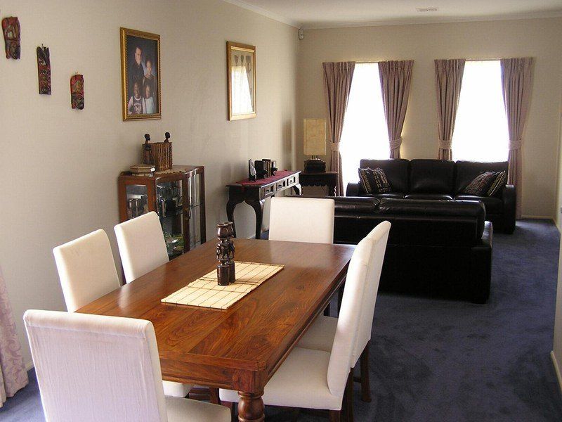 21 Old Hall Drive, Caroline Springs - Thumbnail 5