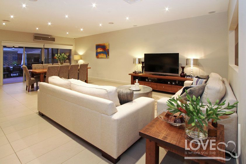 Luxurious, Spacious And Opposite The Park!
