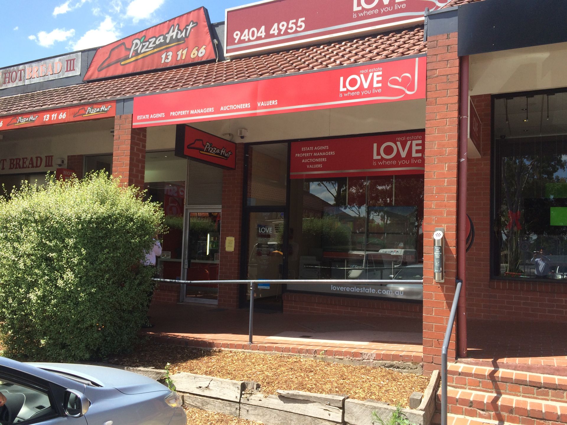 PRIME RETAIL/OFFICE SPACE - THE STABLES SHOPPING CENTRE