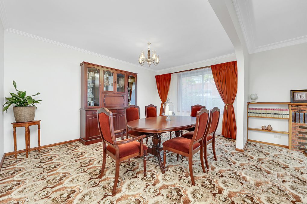 CHARMING HOME IN THE HEART OF RESERVOIR