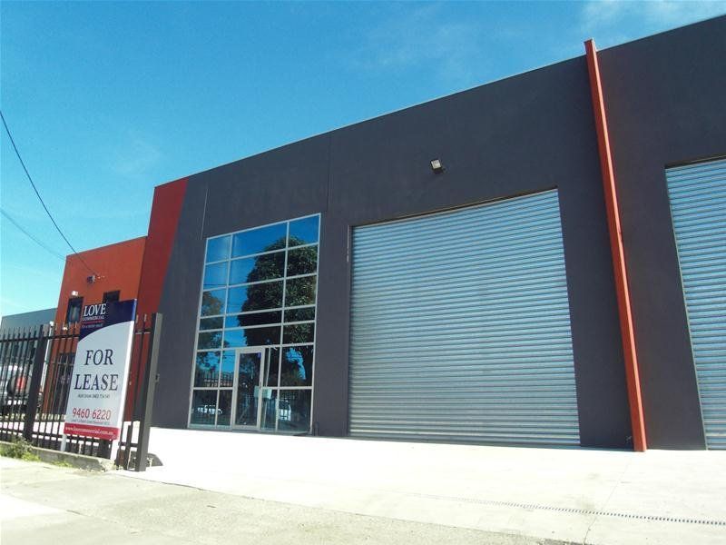 MODERN OFFICE/WAREHOUSE IN HANDY LOCATION!!