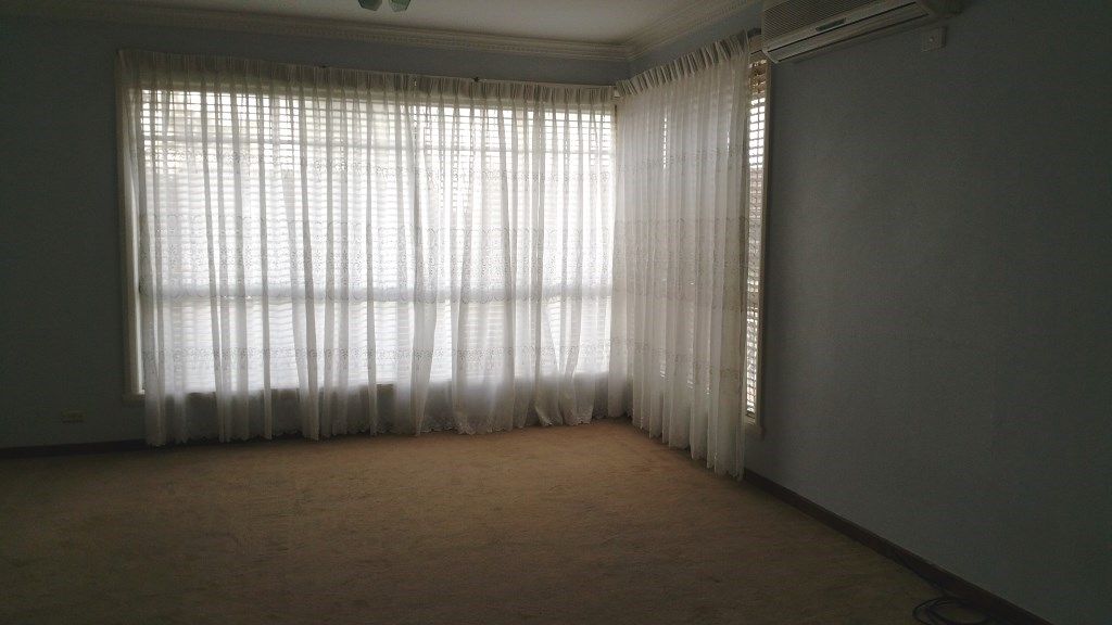 3 BEDROOM HOME, CLOSE TO ALL AMENITIES...