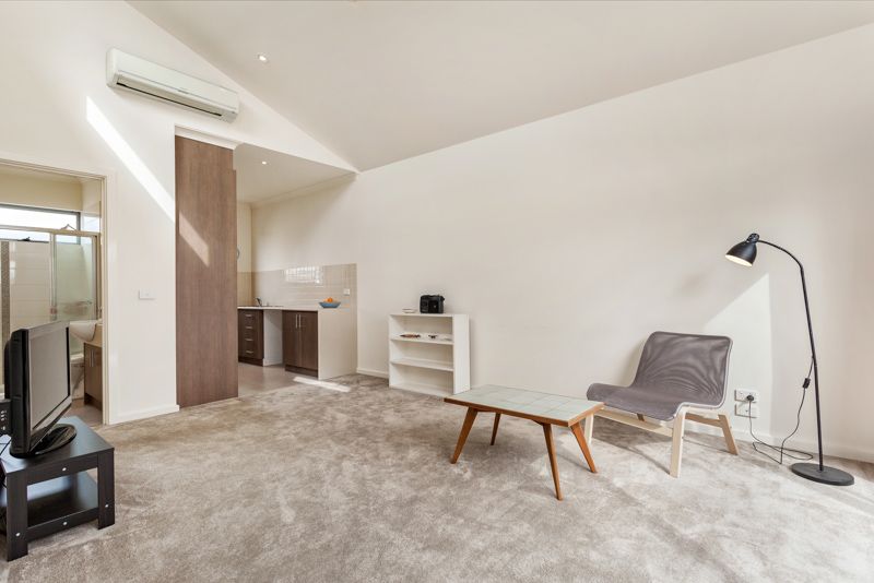 8/10 Rosamond Road, Footscray - Thumbnail 4