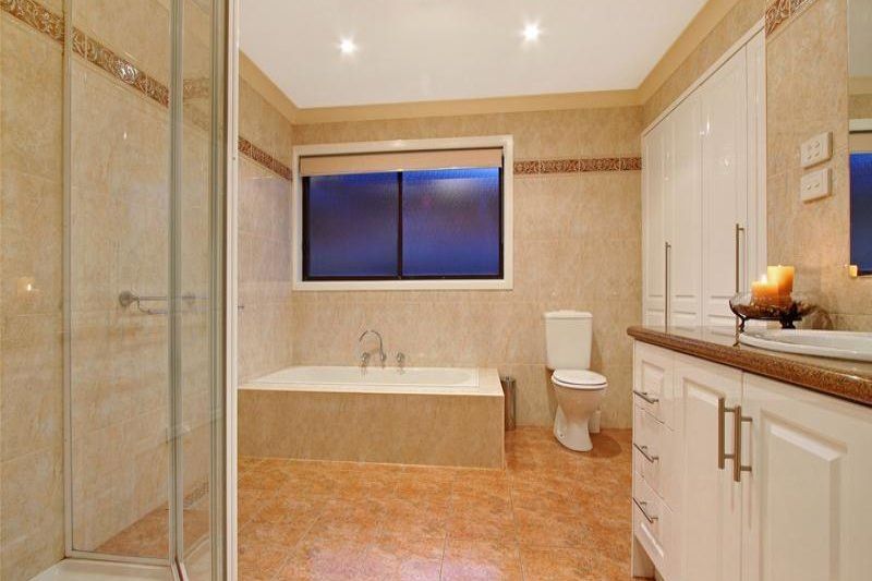 A Piece Of Royal Land With The Home To Match!