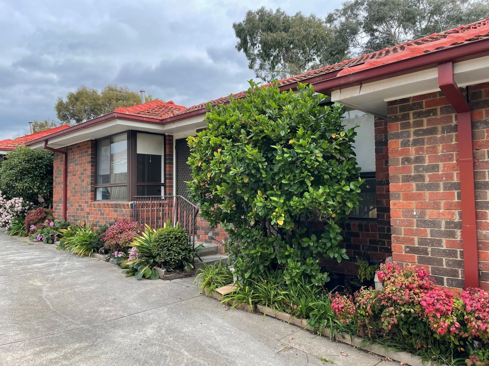 Spacious Two Bedroom Villa Unit in Great Location!