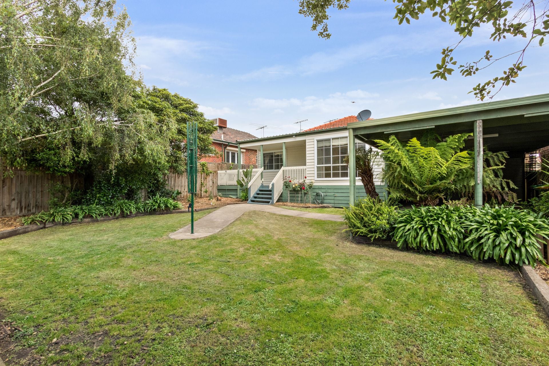 Period Charm in Perfect Location!