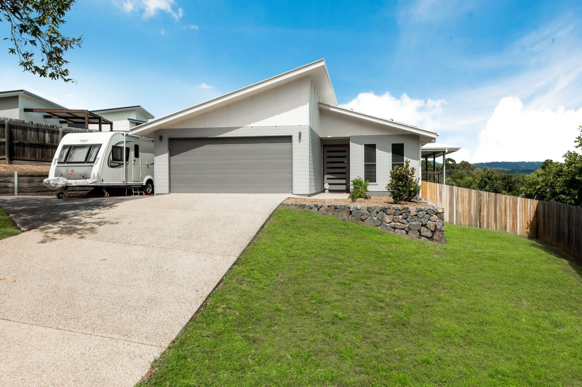 4 Bourne Crescent Woombye QLD, Woombye - Thumbnail 2