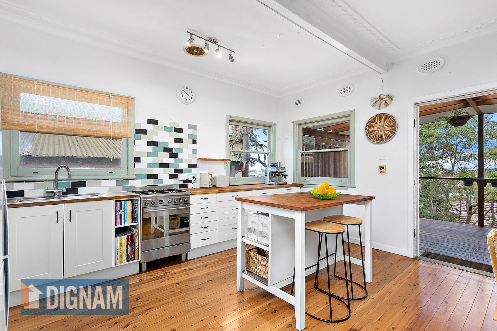61 The Avenue, Mount Saint Thomas NSW