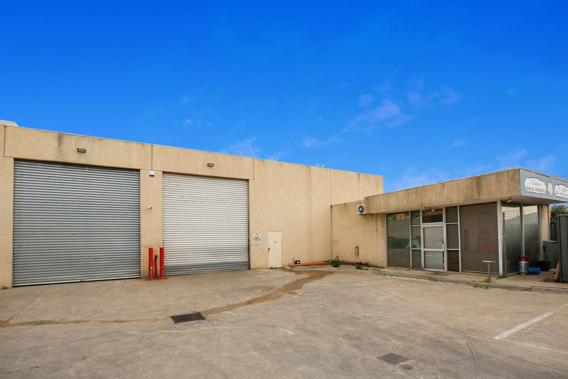 PRIME LOCATION, NOT TO BE MISSED!