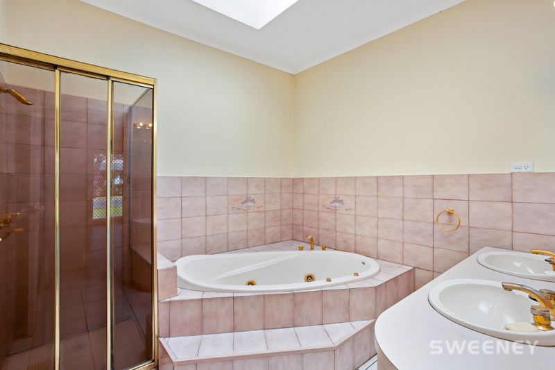 35 Amaranth Avenue, Altona North - Thumbnail 4