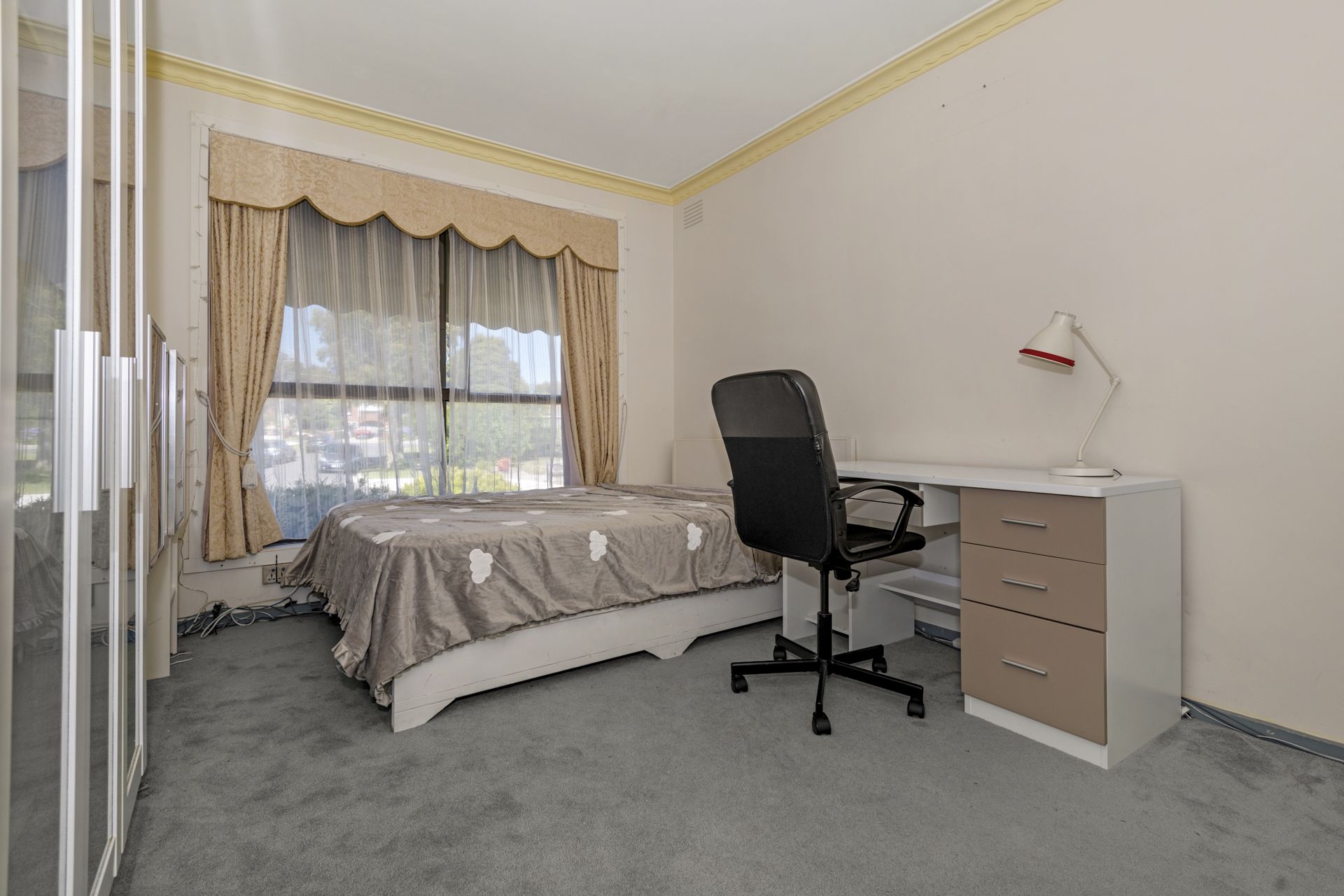 WELL SOUGHT- AFTER LOCATION
