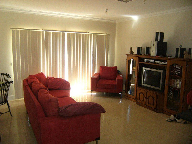 4/10 Stamford Grove, Caroline Springs - Thumbnail 4