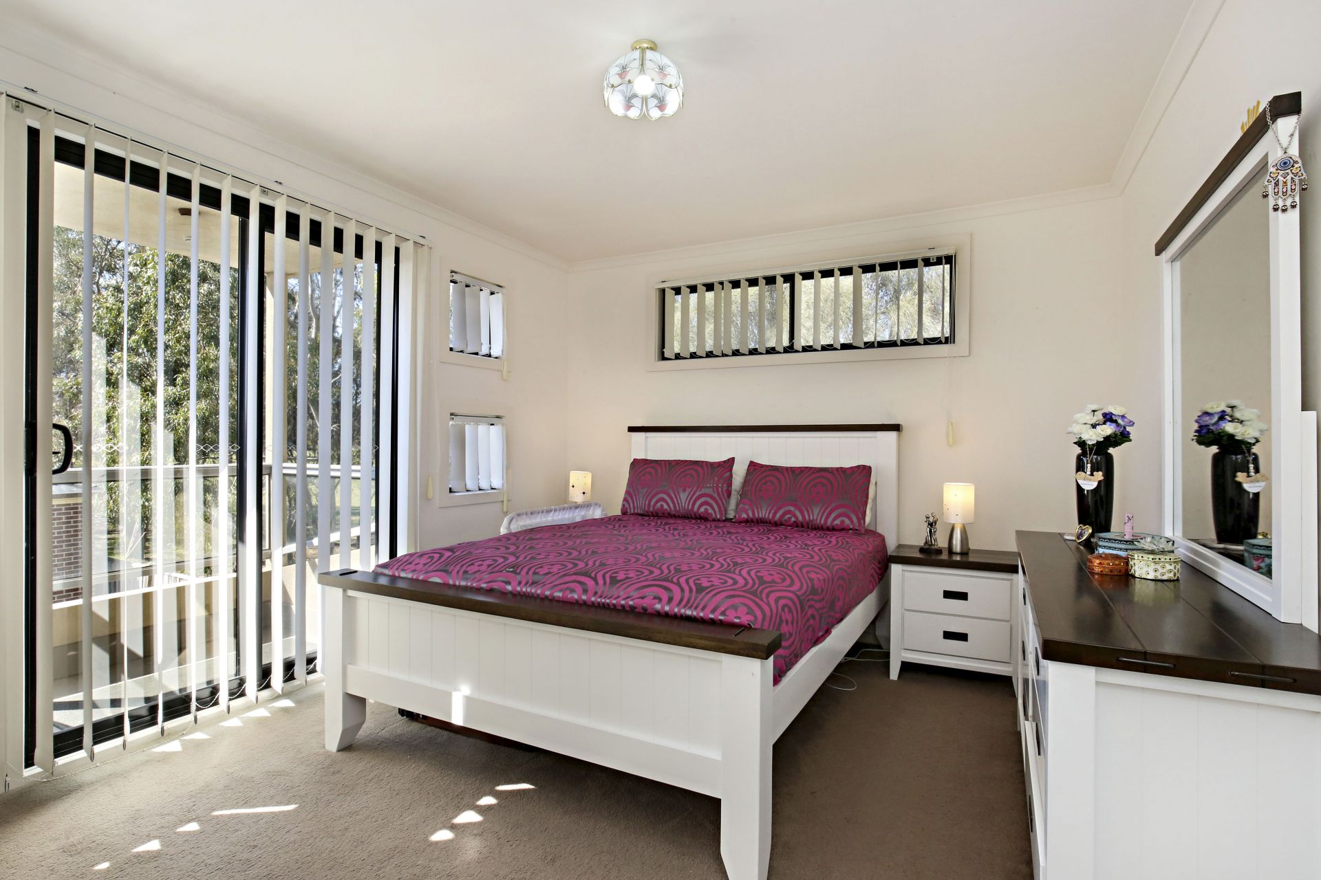 Enticing Living With Next To No Maintenance