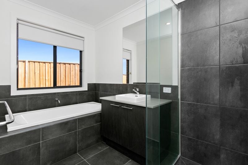 16 Graded Street, Manor Lakes