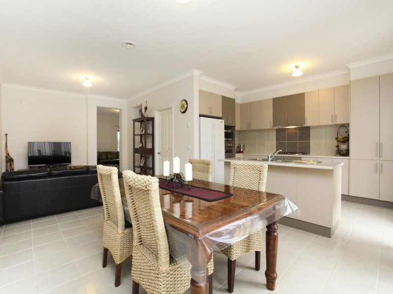 6 Cofton Street, Caroline Springs - Thumbnail 5