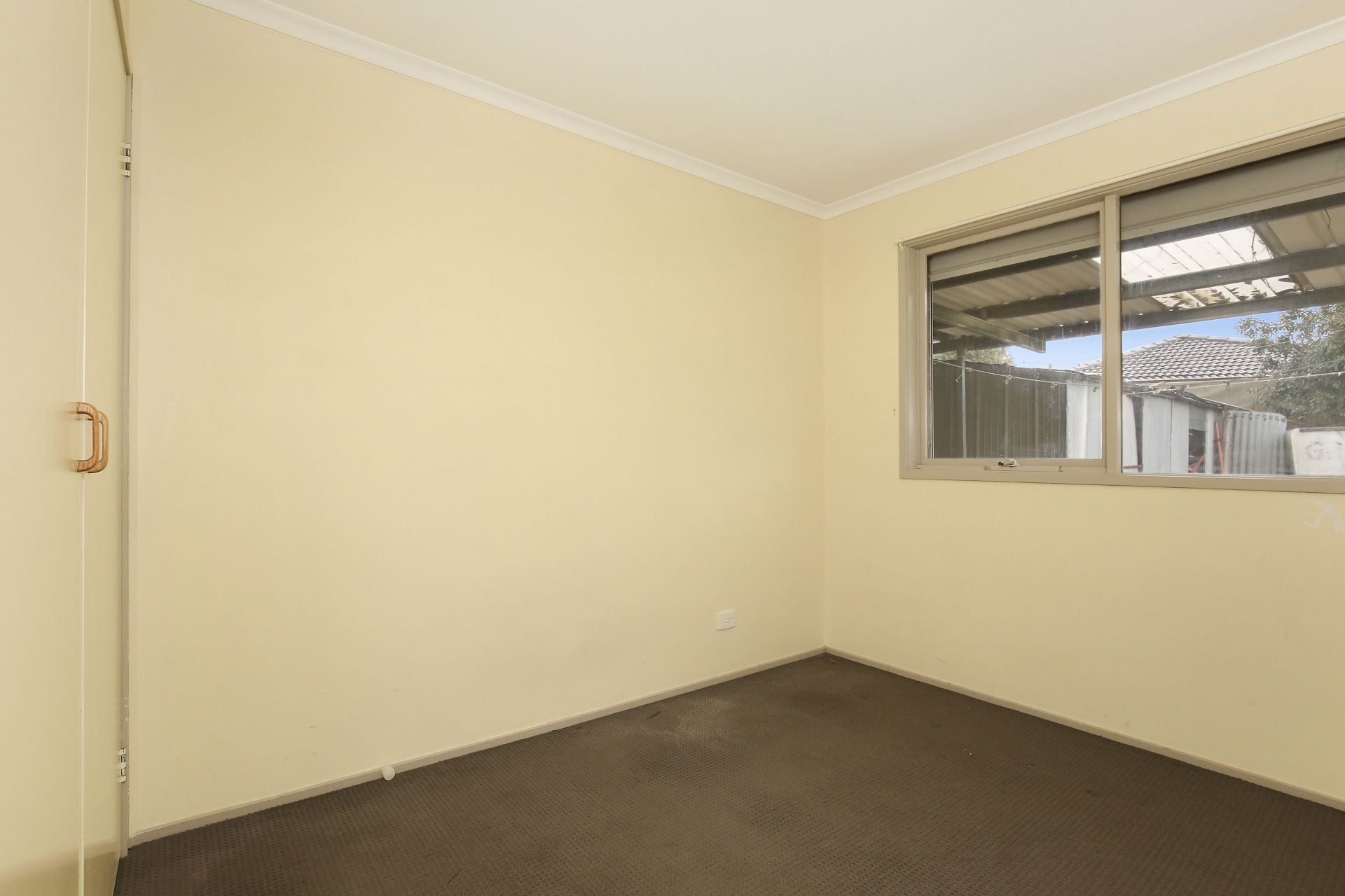 CONVENIENTLY LOCATED WITH A LARGE YARD   *Insp Sat 10th Nov @ 10:00am*