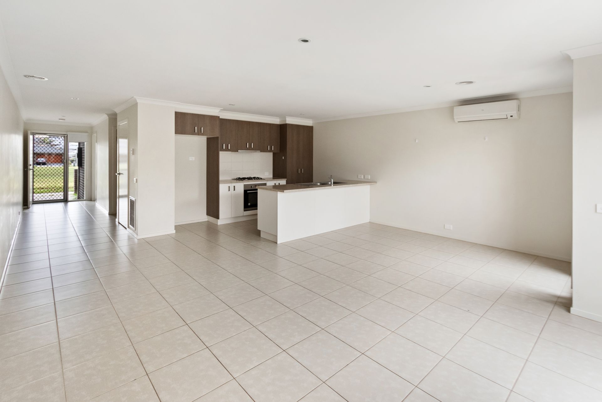 IDEAL FAMILY HOME!