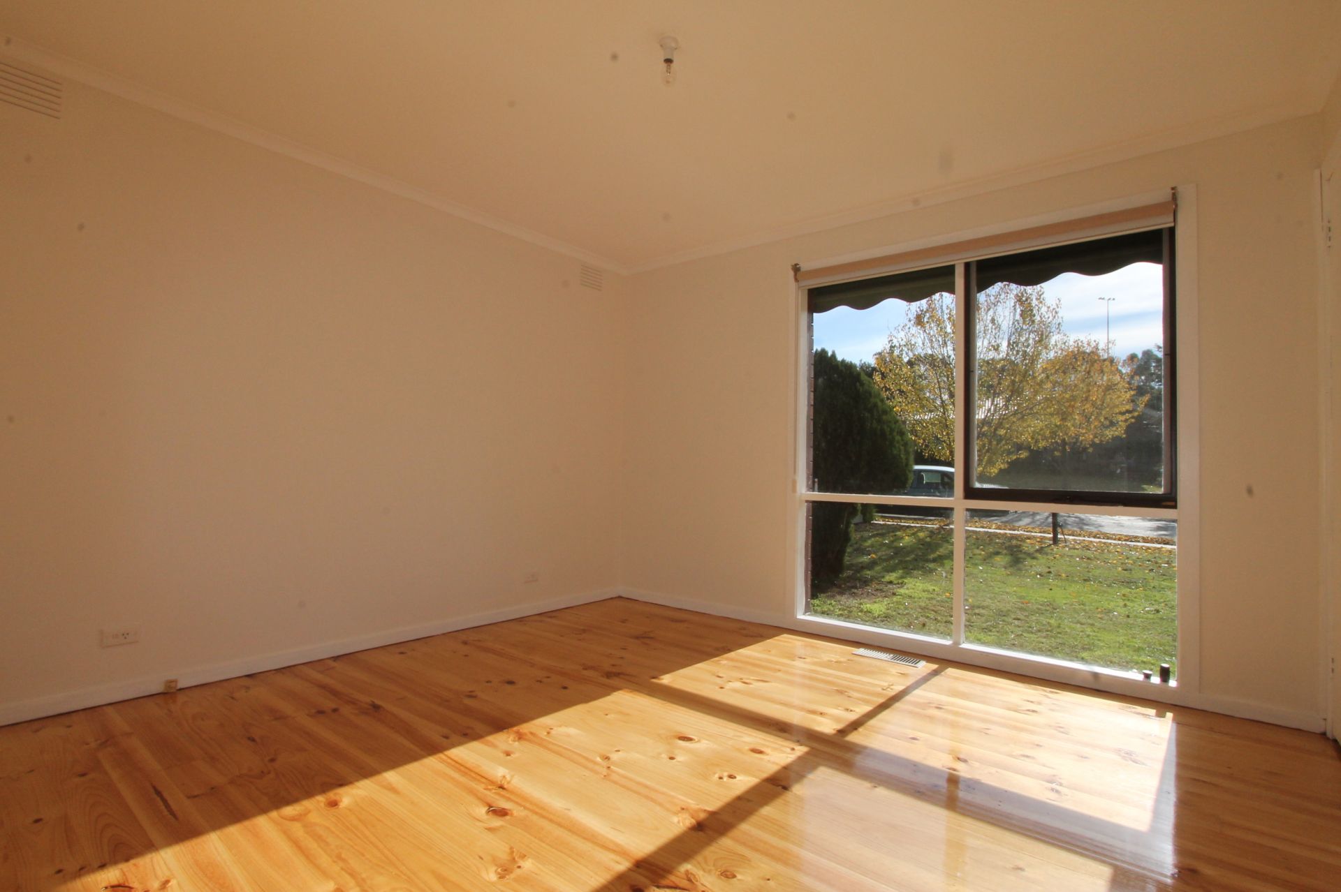 RENOVATED FAMILY HOME IN THE PERFECT LOCATION!!!