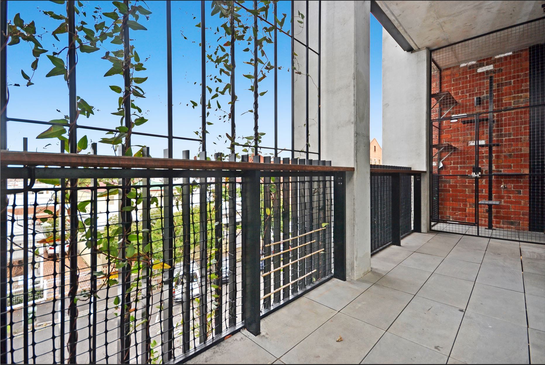 LUXURIOUS BOUTIQUE LIVING