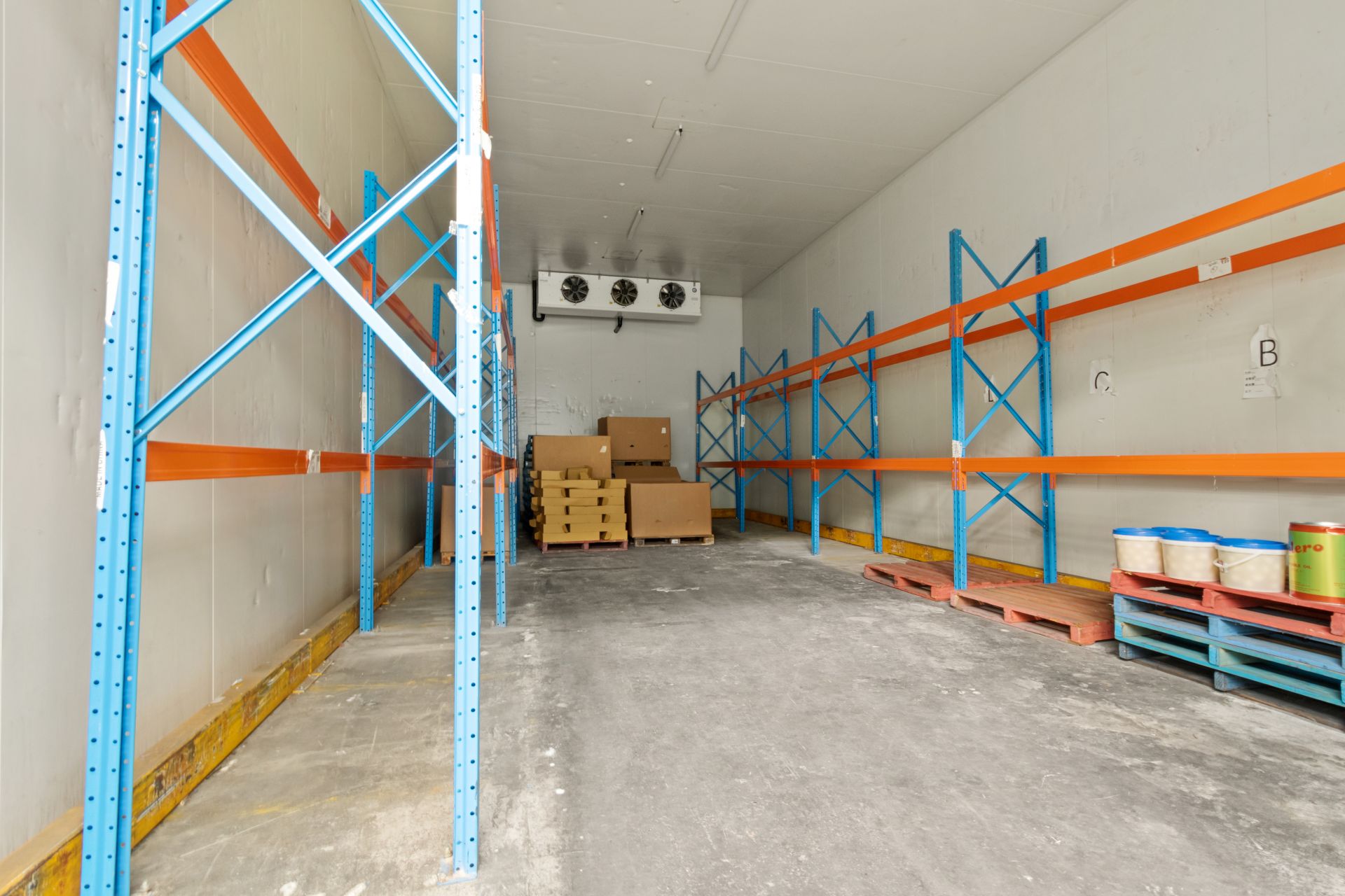 STREET FRONT WAREHOUSE IN THE HEART OF CAMPBELLFIELD