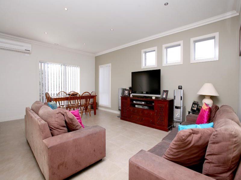 5 Scotsburn Place, Caroline Springs - Thumbnail 4