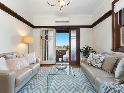 Boutique Art Deco apartment with city skyline views