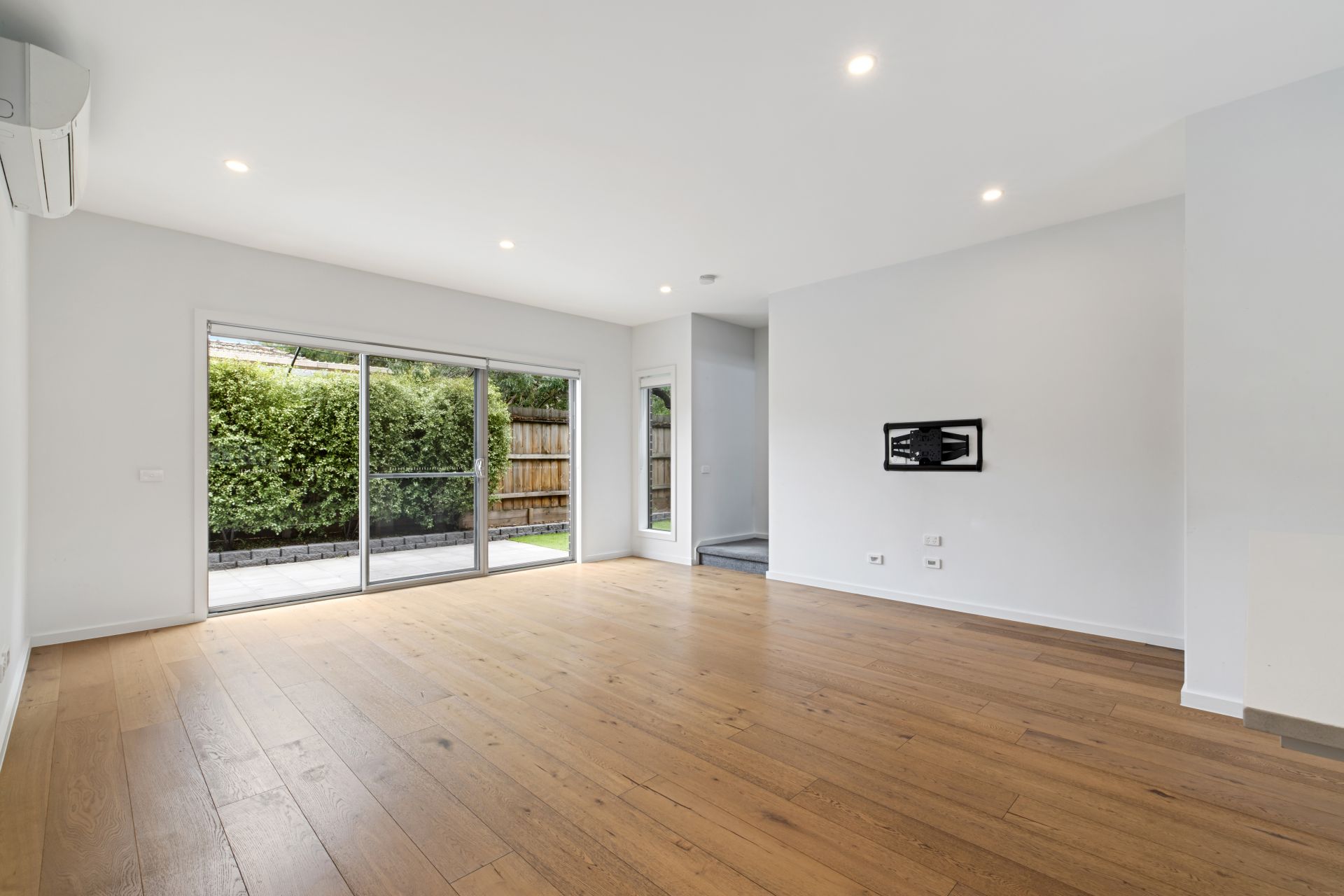 Charming 2-Bedroom Townhouse