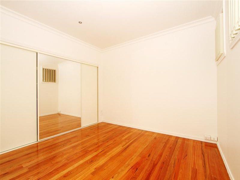 Stunning & Large 2 Bedroom Apartment