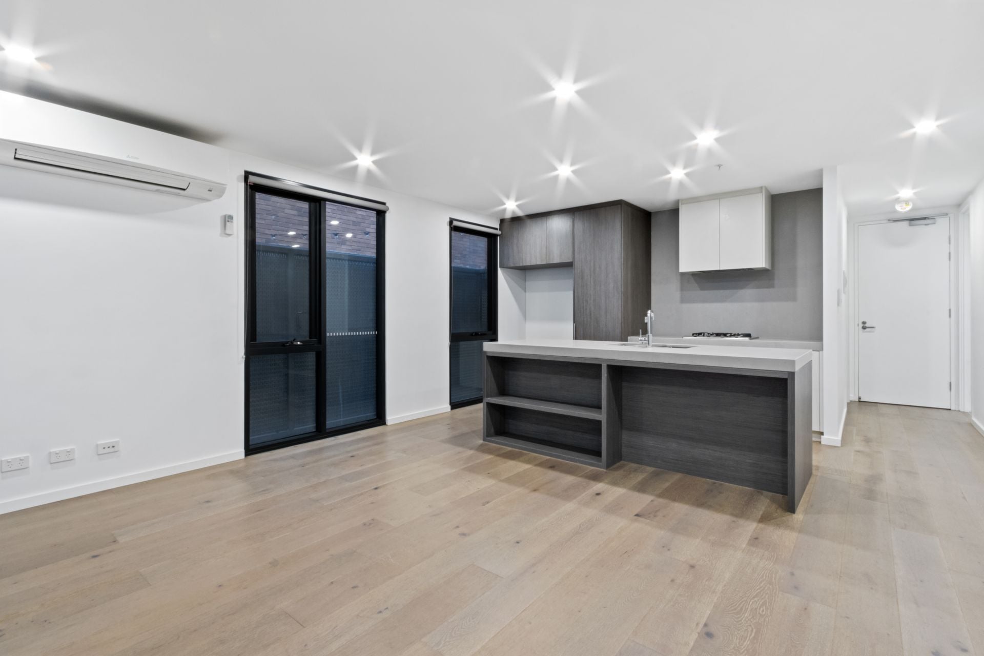 Luxurious Designer Apartment in Abbotsford with Premium Features