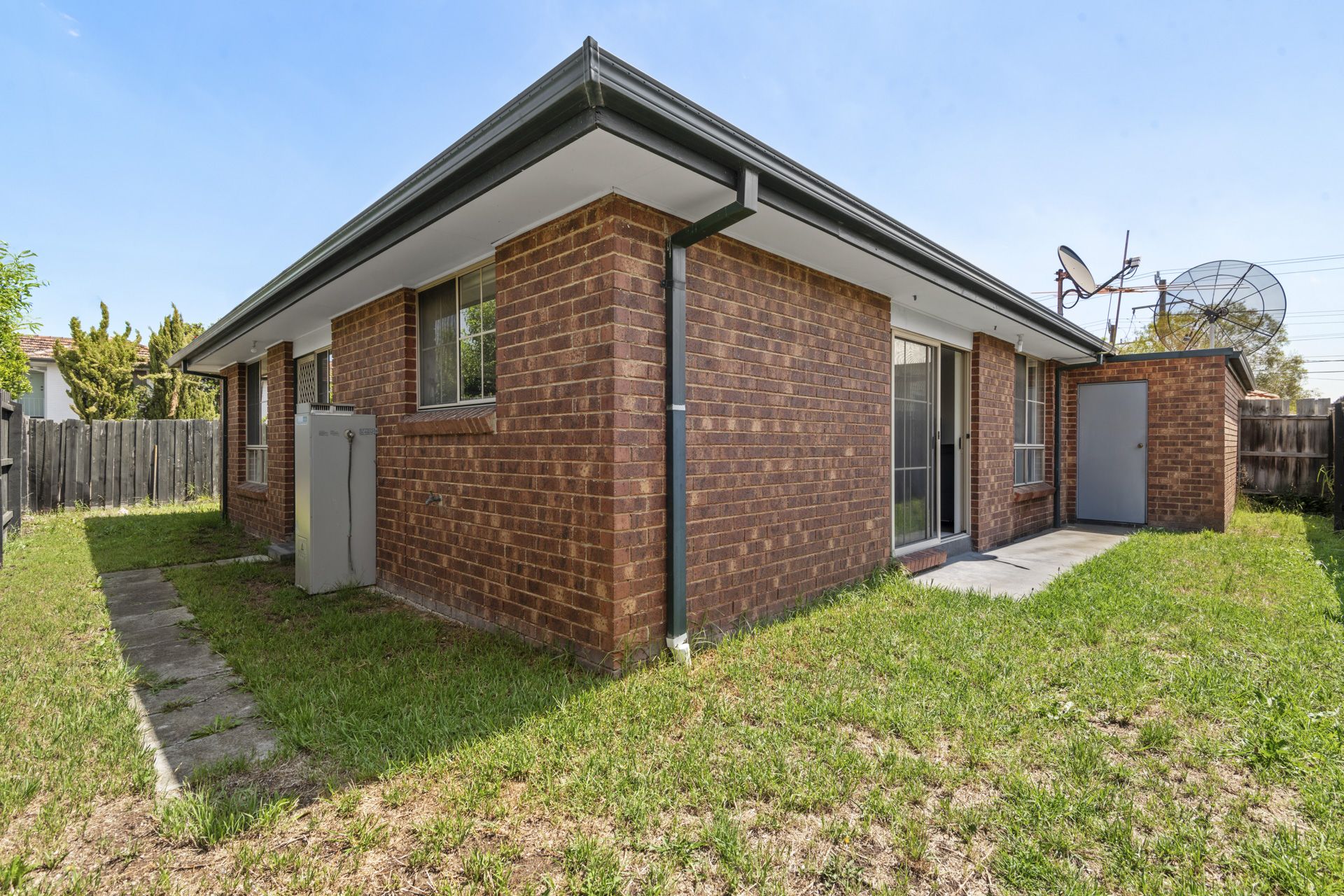 Spacious Unit in Ideal Locale