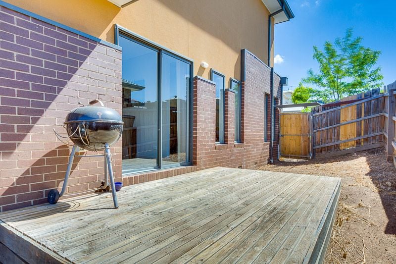 4/10-12 Ross Street, Bacchus Marsh - Image 1